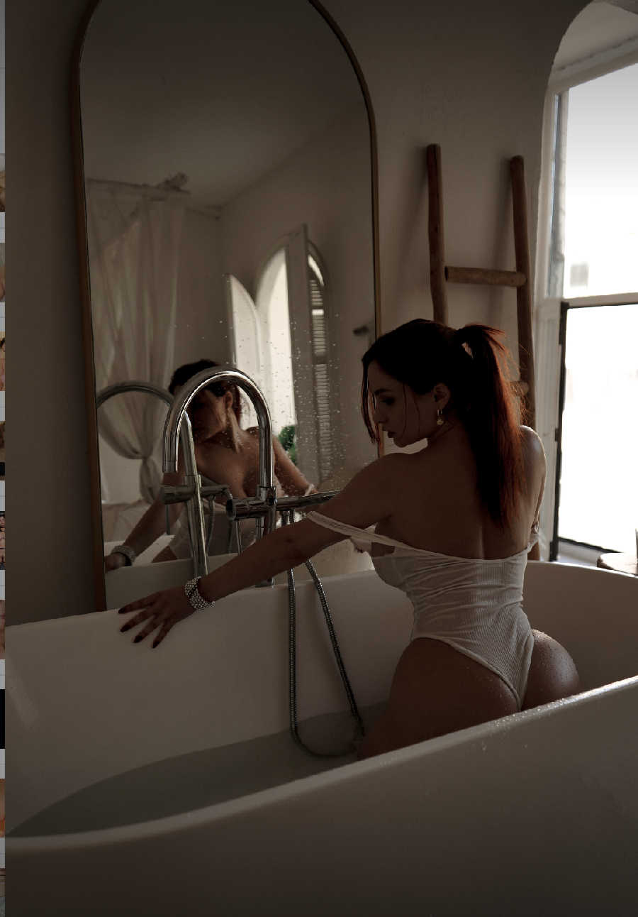 A playful frame from Miranda Faith nude — online in Pristina