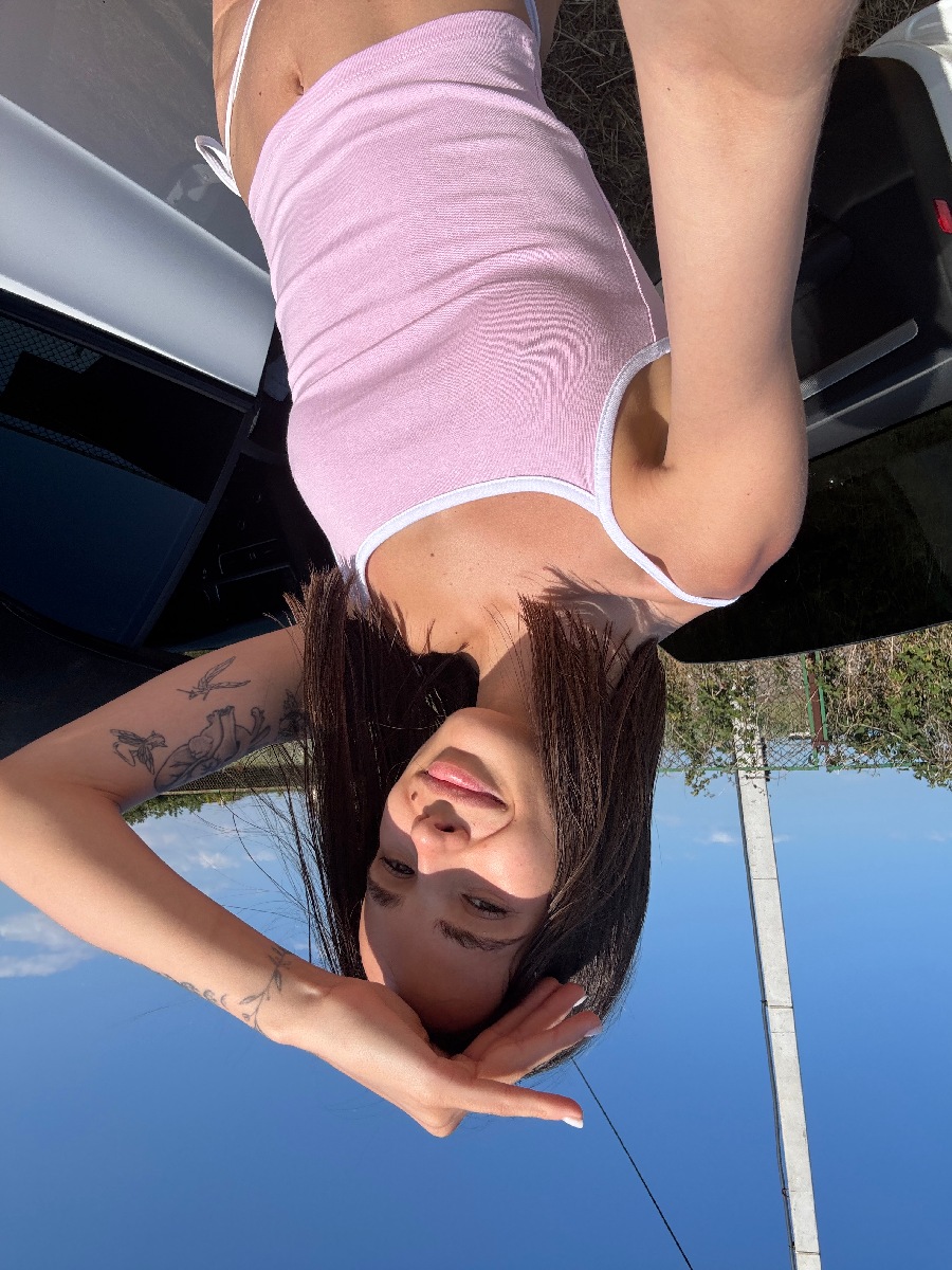 Sexy model Tina in Pristina